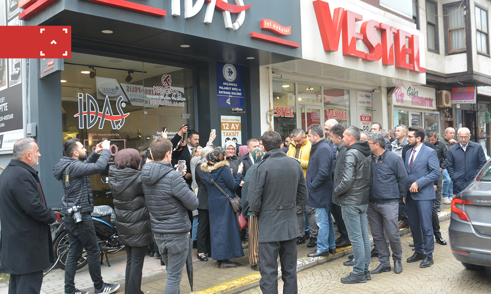 AK PARTİ MİLLETVEKİLİ ADAYI ERCAN ÖZTÜRK, ESNAF ZİYARETİNDE BULUNDU