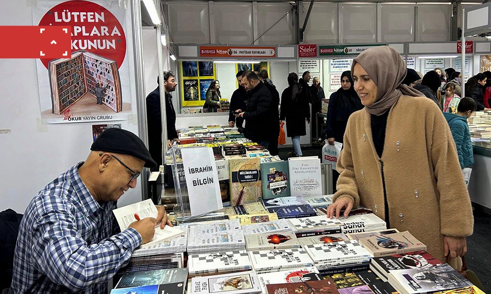 Akçakocalı yazar İbrahim Bilgin, İstanbul’da okuyucuları ile bir araya geldi