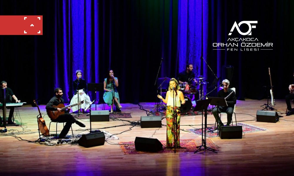 Akçakoca müziğe doyacak: Akçakoca Orhan Özdemir Fen Lisesi’nde Düzce Öğretmenler Korosu 90’lar konseri